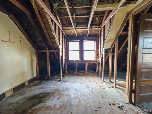 1710 Niagara Street, Niagara Falls, NY 14303