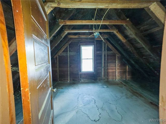 1710 Niagara Street, Niagara Falls, NY 14303