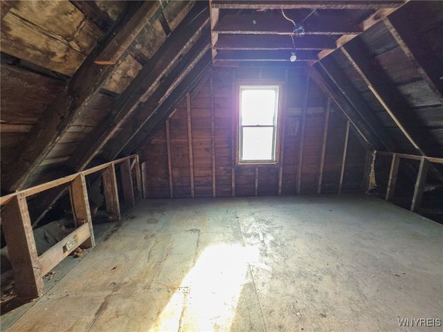 1710 Niagara Street, Niagara Falls, NY 14303