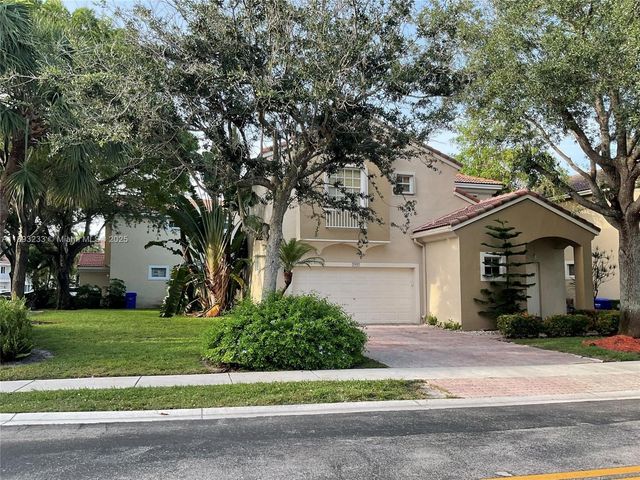 7557 NW 18th Dr, Pembroke Pines, FL 33024