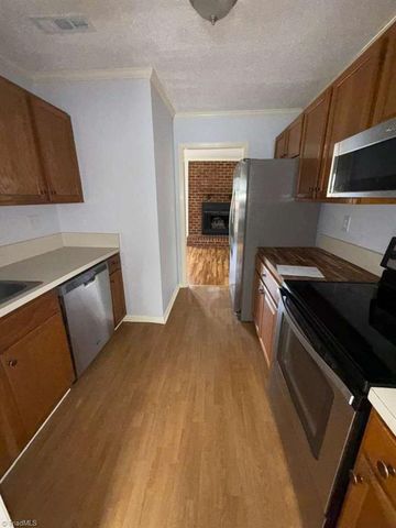 327 Mar Don Hills Court, Winston-salem, NC 27104