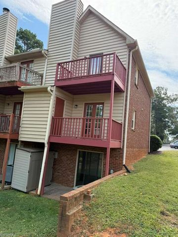 327 Mar Don Hills Court, Winston-salem, NC 27104