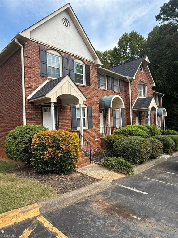 327 Mar Don Hills Court, Winston-salem, NC 27104