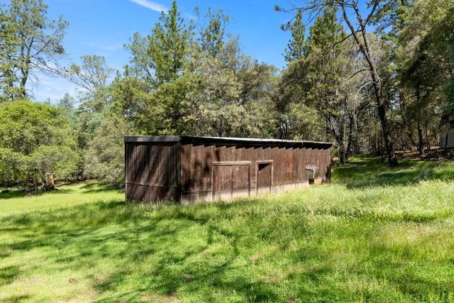 14800 McElroy Rd, Auburn, CA 95602