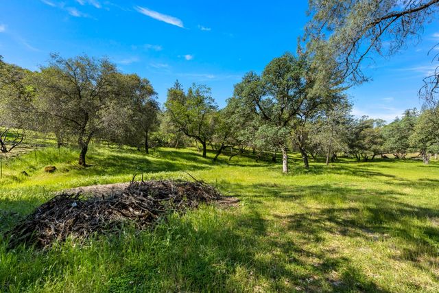 14800 McElroy Rd, Auburn, CA 95602