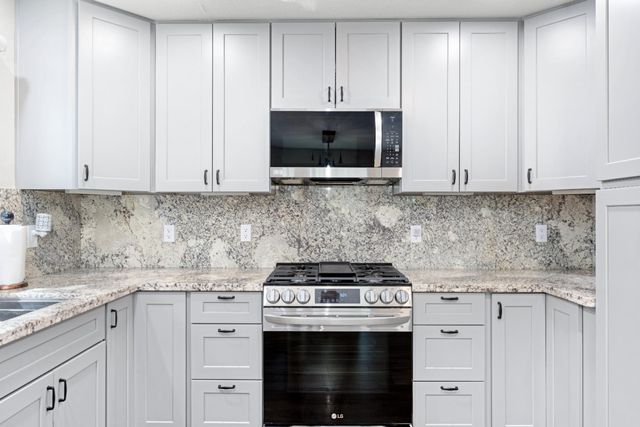 14800 McElroy Rd, Auburn, CA 95602