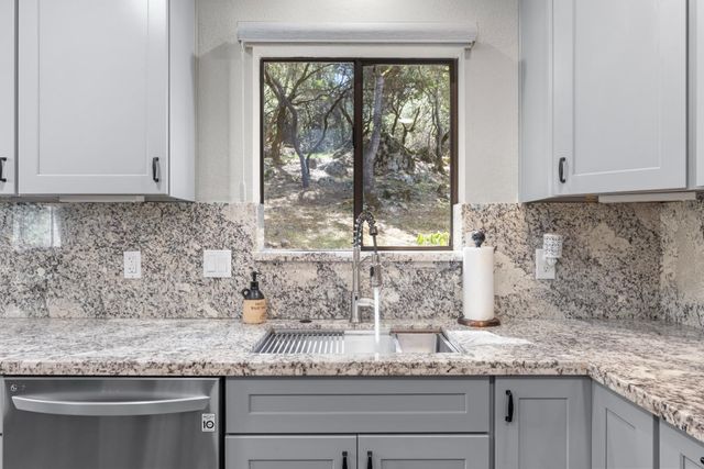 14800 McElroy Rd, Auburn, CA 95602