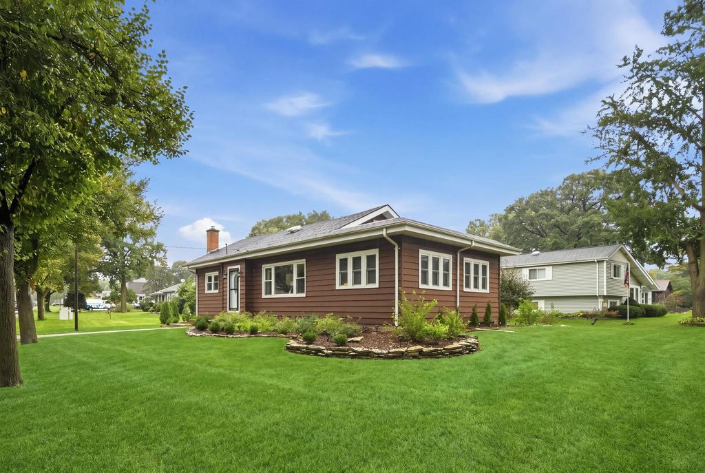 548 W Saint Charles Road, Lombard, IL 60148 — photo 2