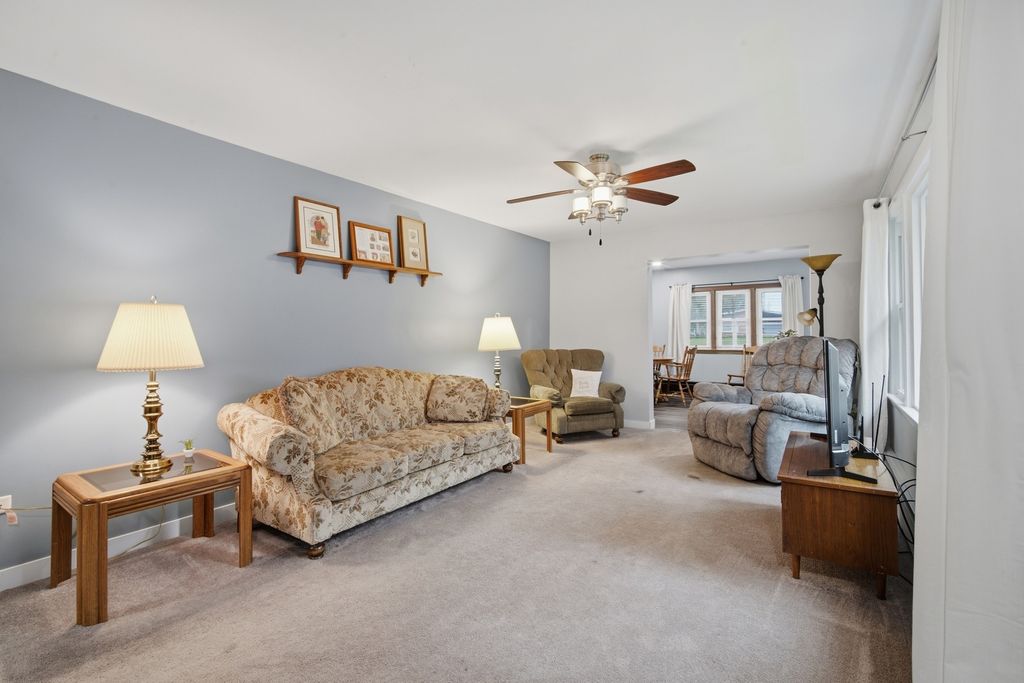 548 W Saint Charles Road, Lombard, IL 60148 — photo 5