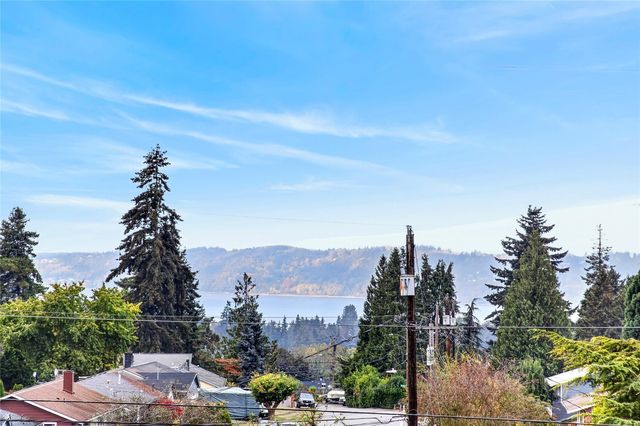 2510 S 250th Place, Kent, WA 98032