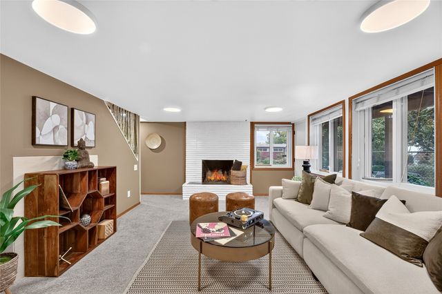2510 S 250th Place, Kent, WA 98032
