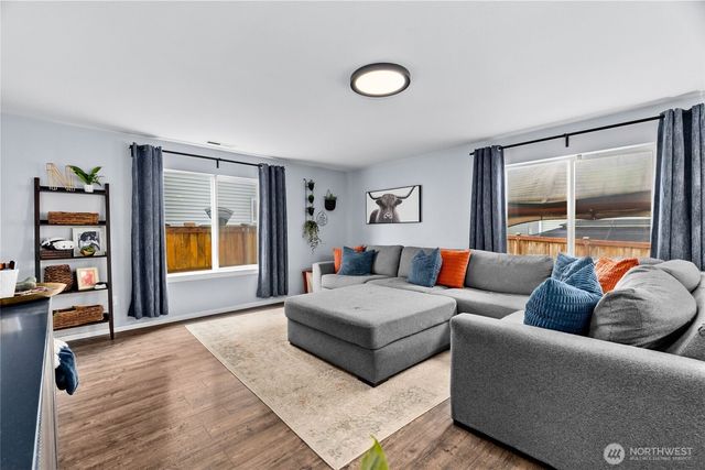 10003 Tahoma Court, Yelm, WA 98597