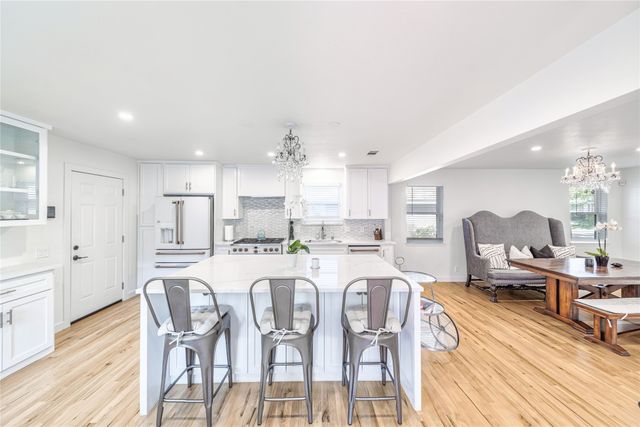 5837 Clendenin Avenue, Dallas, TX 75228