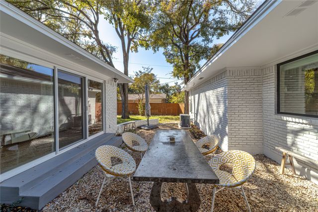 5837 Clendenin Avenue, Dallas, TX 75228