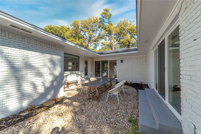 5837 Clendenin Avenue, Dallas, TX 75228