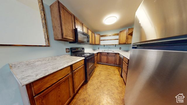 496 E MAIN ST, Wellington, UT 84542