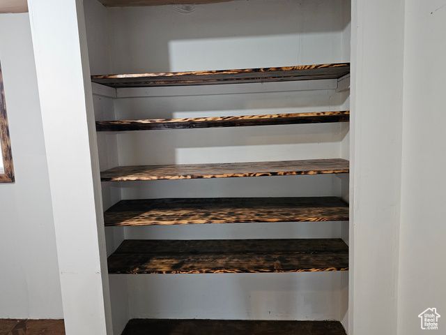 496 E MAIN ST, Wellington, UT 84542