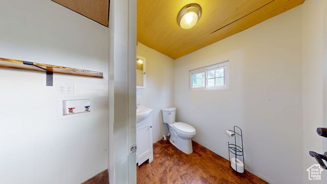 496 E MAIN ST, Wellington, UT 84542