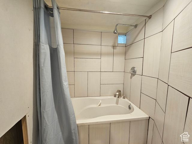 496 E MAIN ST, Wellington, UT 84542