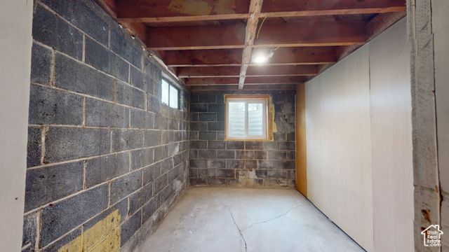 496 E MAIN ST, Wellington, UT 84542