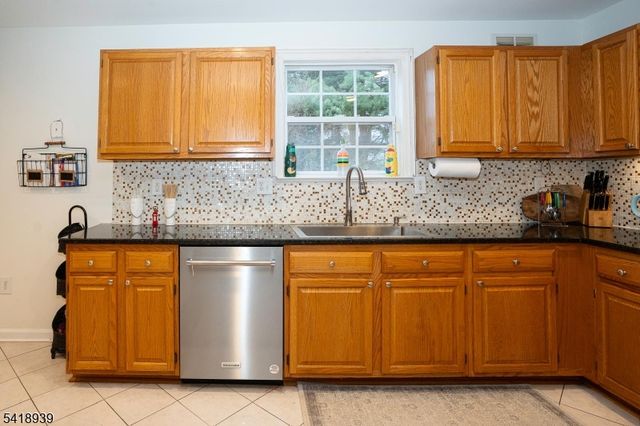 54 Campbell Rd, Hillsborough Twp., NJ 08844