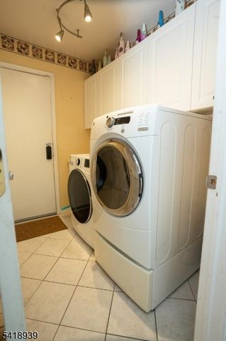 54 Campbell Rd, Hillsborough Twp., NJ 08844