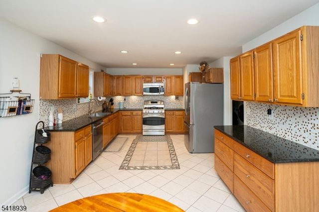 54 Campbell Rd, Hillsborough Twp., NJ 08844