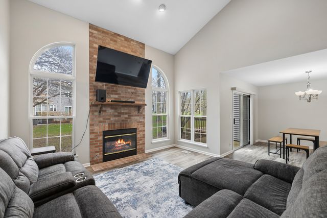 713 Bent Ridge Lane, Elgin, IL 60120