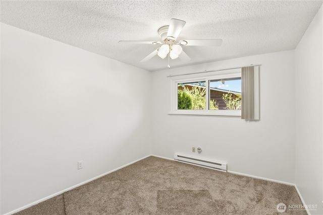 3961 NW Country Lane, Bremerton, WA 98312