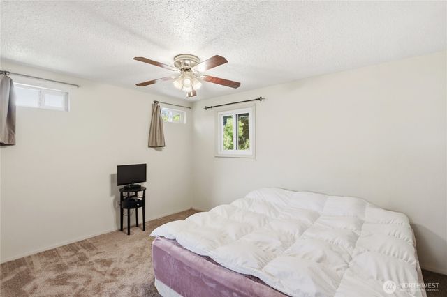 3961 NW Country Lane, Bremerton, WA 98312