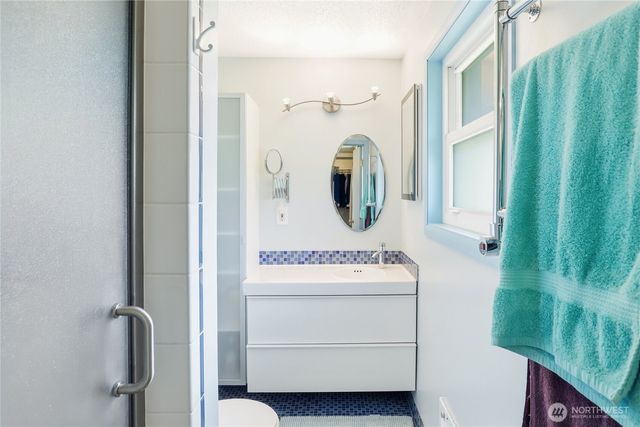 3961 NW Country Lane, Bremerton, WA 98312