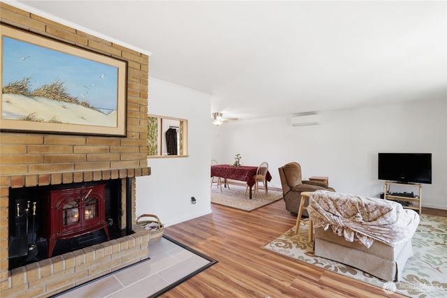 3961 NW Country Lane, Bremerton, WA 98312