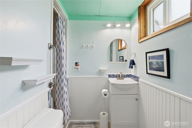 3961 NW Country Lane, Bremerton, WA 98312