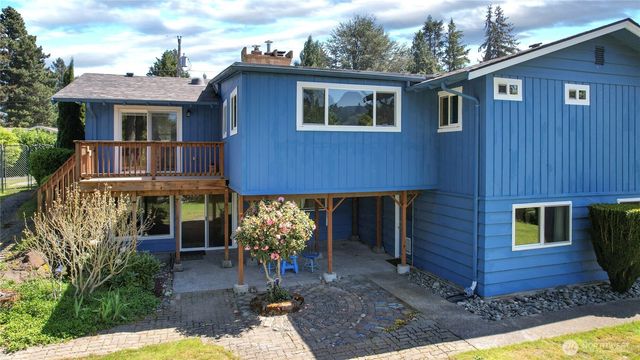 3961 NW Country Lane, Bremerton, WA 98312