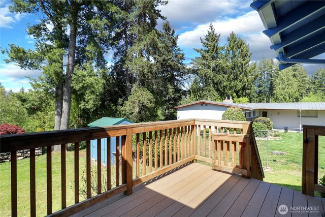 3961 NW Country Lane, Bremerton, WA 98312
