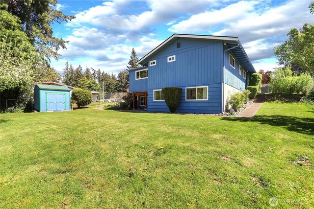 3961 NW Country Lane, Bremerton, WA 98312