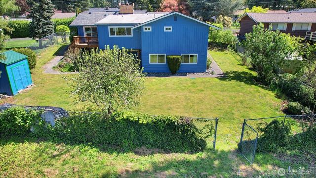 3961 NW Country Lane, Bremerton, WA 98312