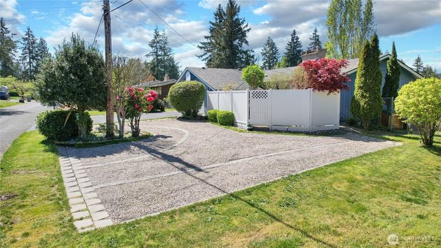 3961 NW Country Lane, Bremerton, WA 98312