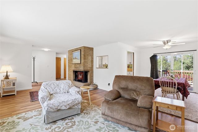 3961 NW Country Lane, Bremerton, WA 98312