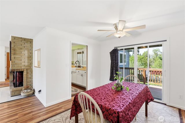 3961 NW Country Lane, Bremerton, WA 98312