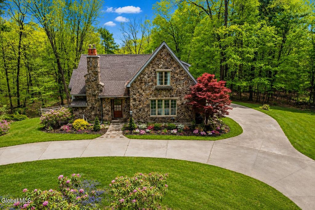100 Southard Road, Saratoga Springs, NY 12866