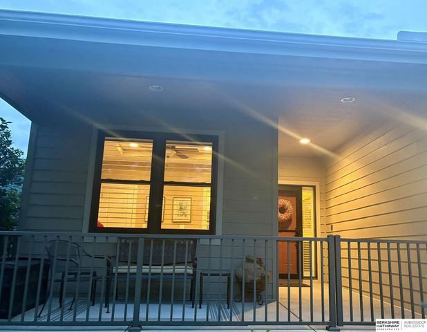 5802 N 158th Street, Omaha, NE 68116
