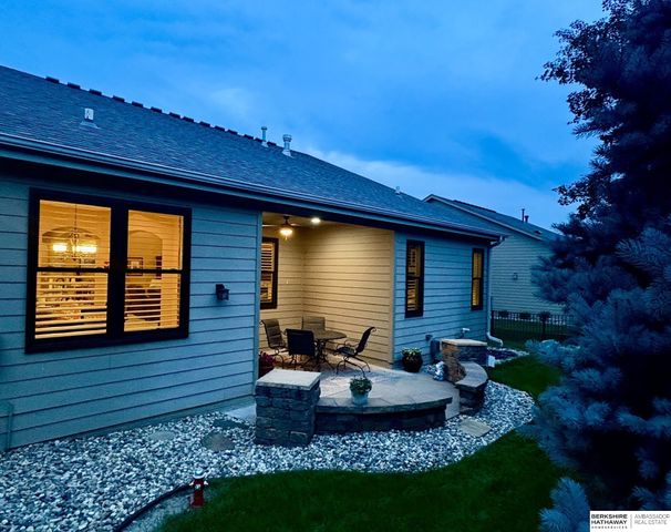5802 N 158th Street, Omaha, NE 68116