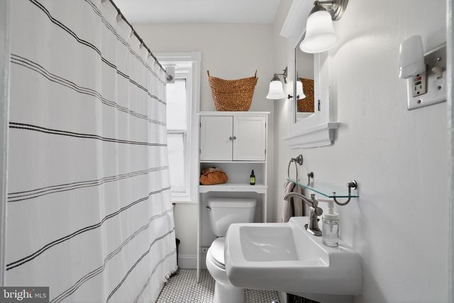 425 HERMITAGE ST, Philadelphia, PA 19128