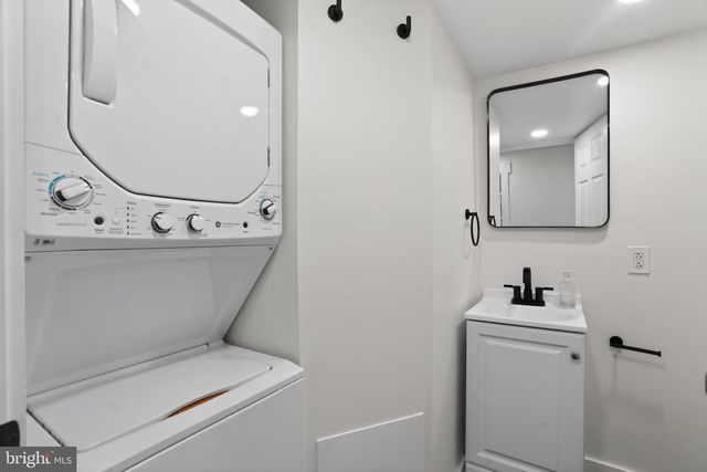 425 HERMITAGE ST, Philadelphia, PA 19128