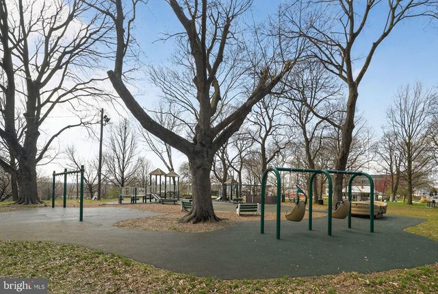 425 HERMITAGE ST, Philadelphia, PA 19128