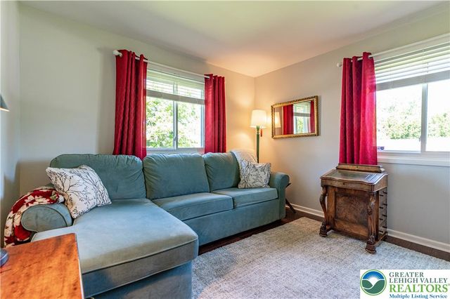 116 Oxford Drive, Palmer Twp, PA 18045