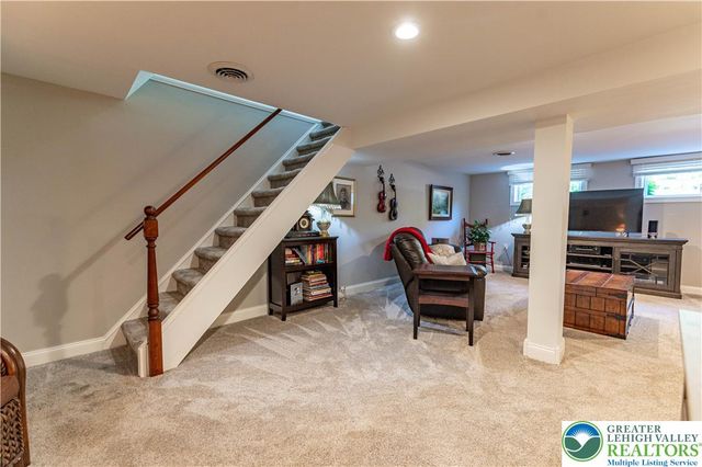 116 Oxford Drive, Palmer Twp, PA 18045