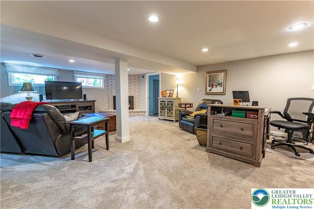 116 Oxford Drive, Palmer Twp, PA 18045
