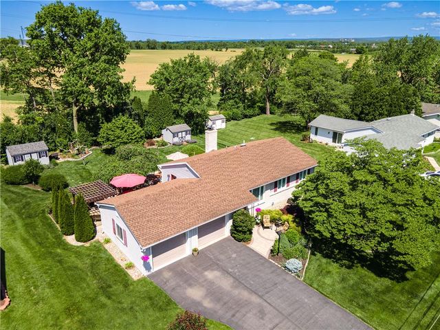 116 Oxford Drive, Palmer Twp, PA 18045